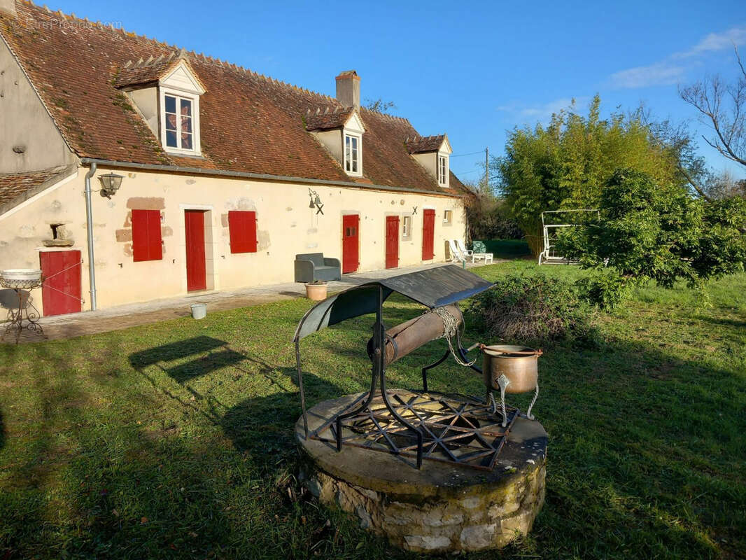 Maison à POUZY-MESANGY