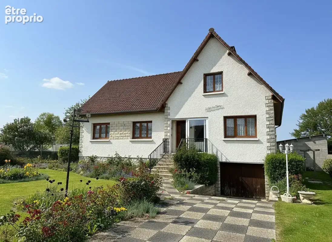 Photo Maison à Sainte-Genevieve au prix de 286 500€