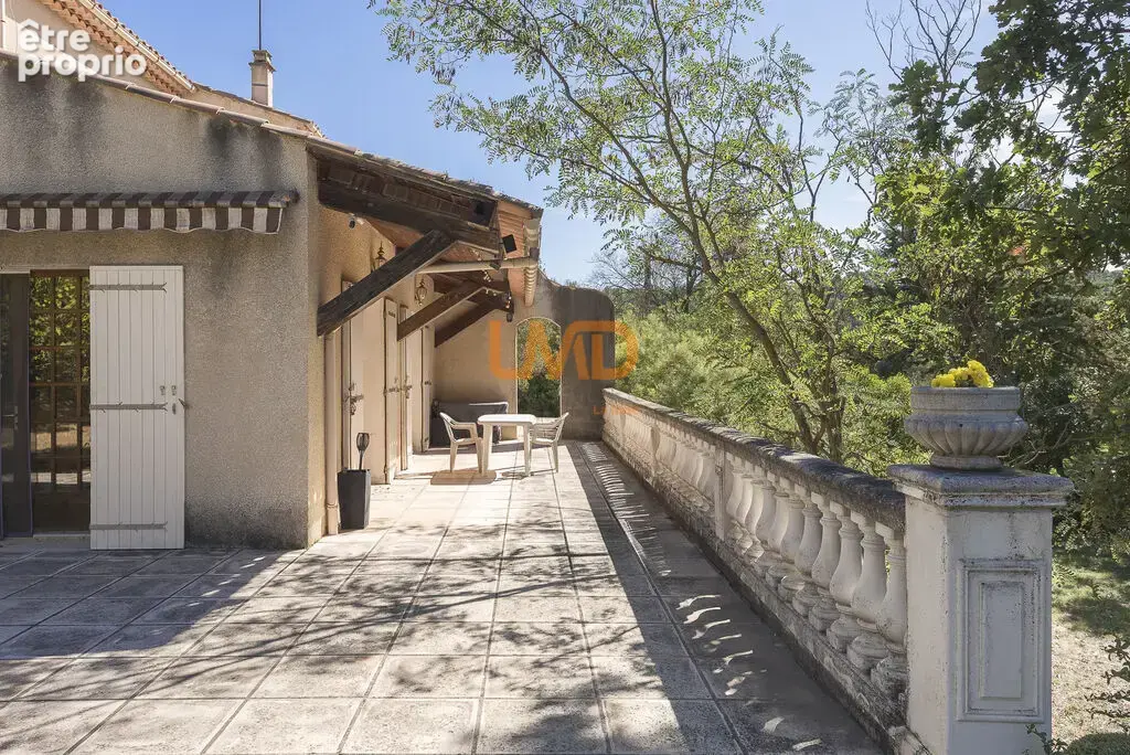 Maison familiale avec piscine sur 3900m2  plein sud - photo 5