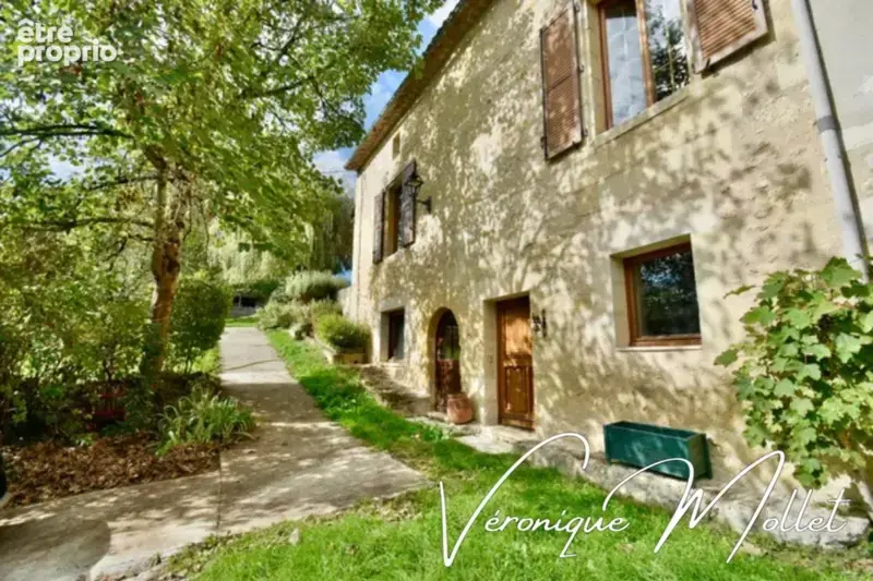 Maison à LE TOURNE