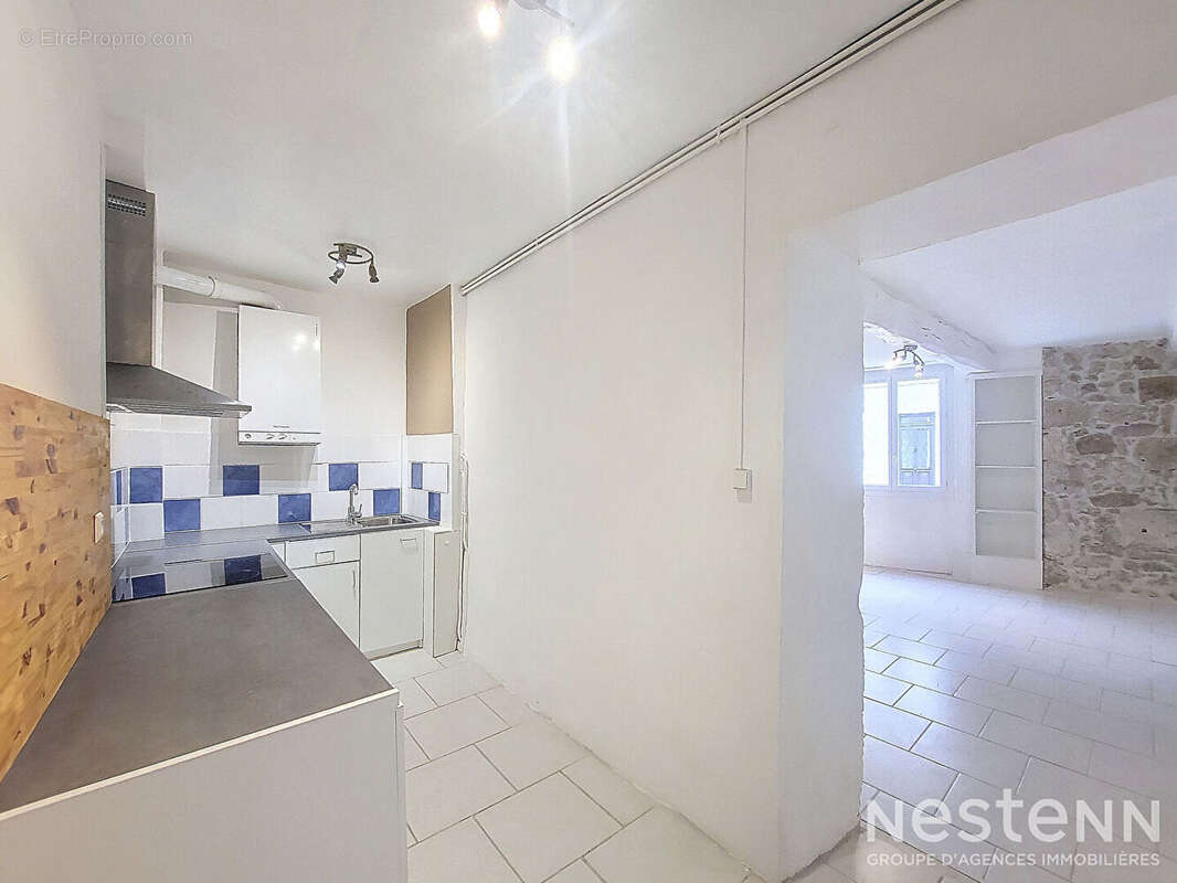 A Vendre Maison rénovée en pierre de 81 m² sur deux niveaux proche du centre-ville de Condom - photo 2