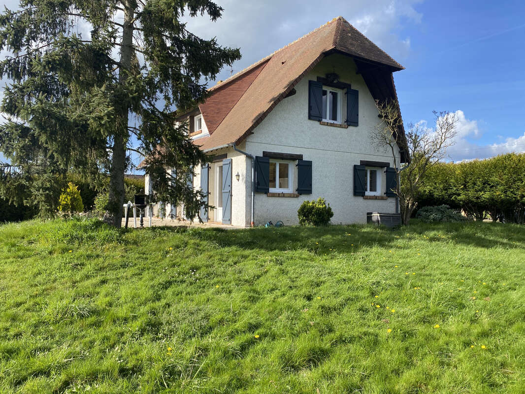 Maison à LE VAL-DAVID