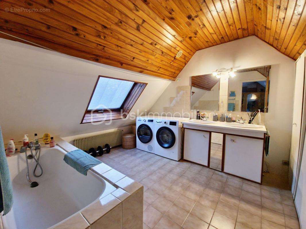 Maison à VAIRES-SUR-MARNE