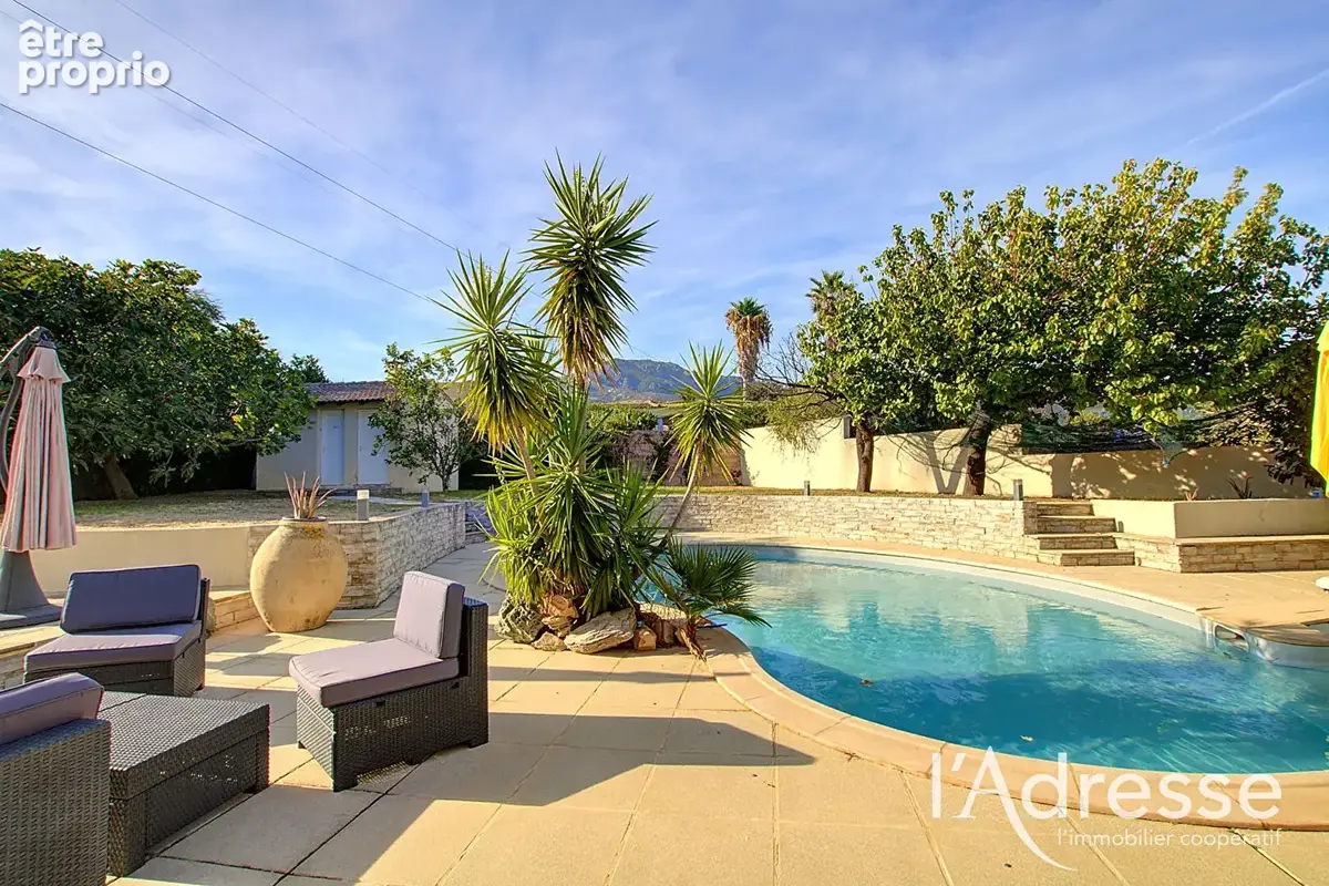 Maison FURIANI  7 pièces 207 m2  avec piscine . - photo 7