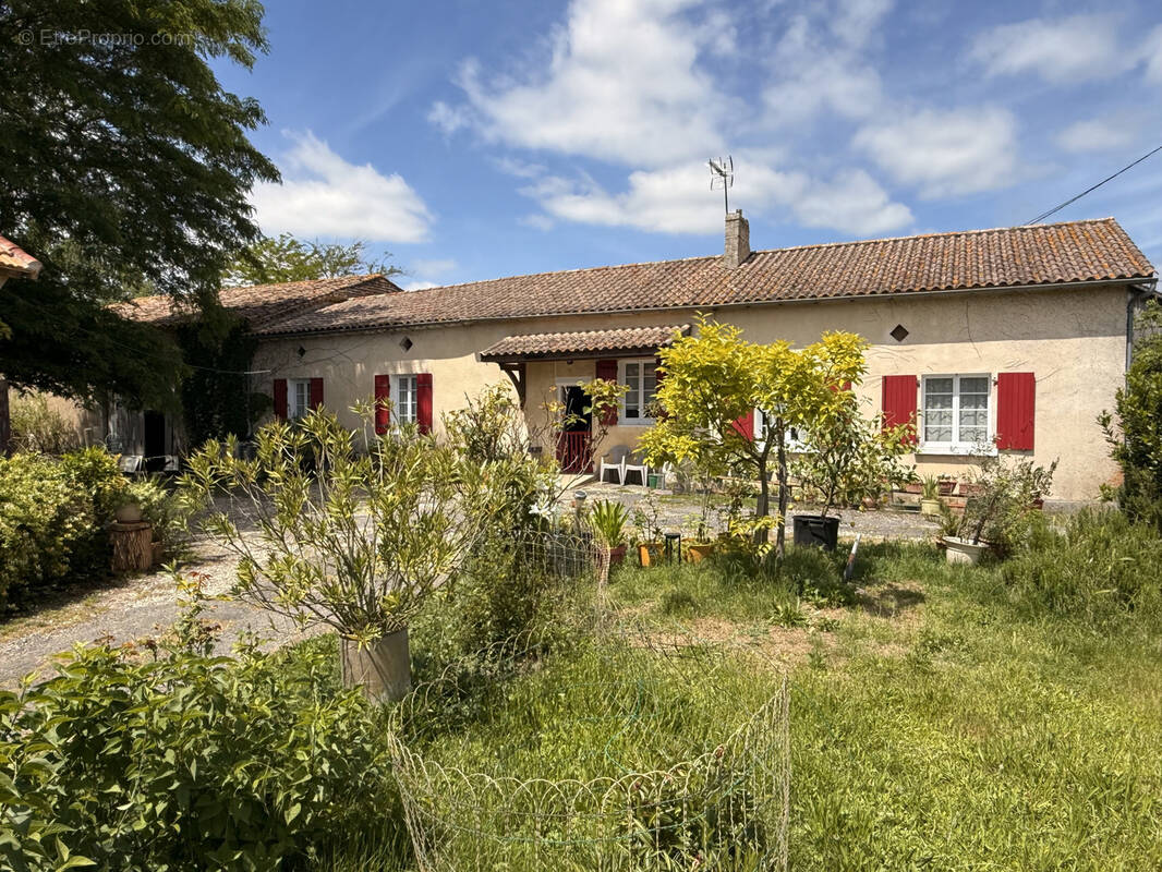 Maison à VERGT-DE-BIRON