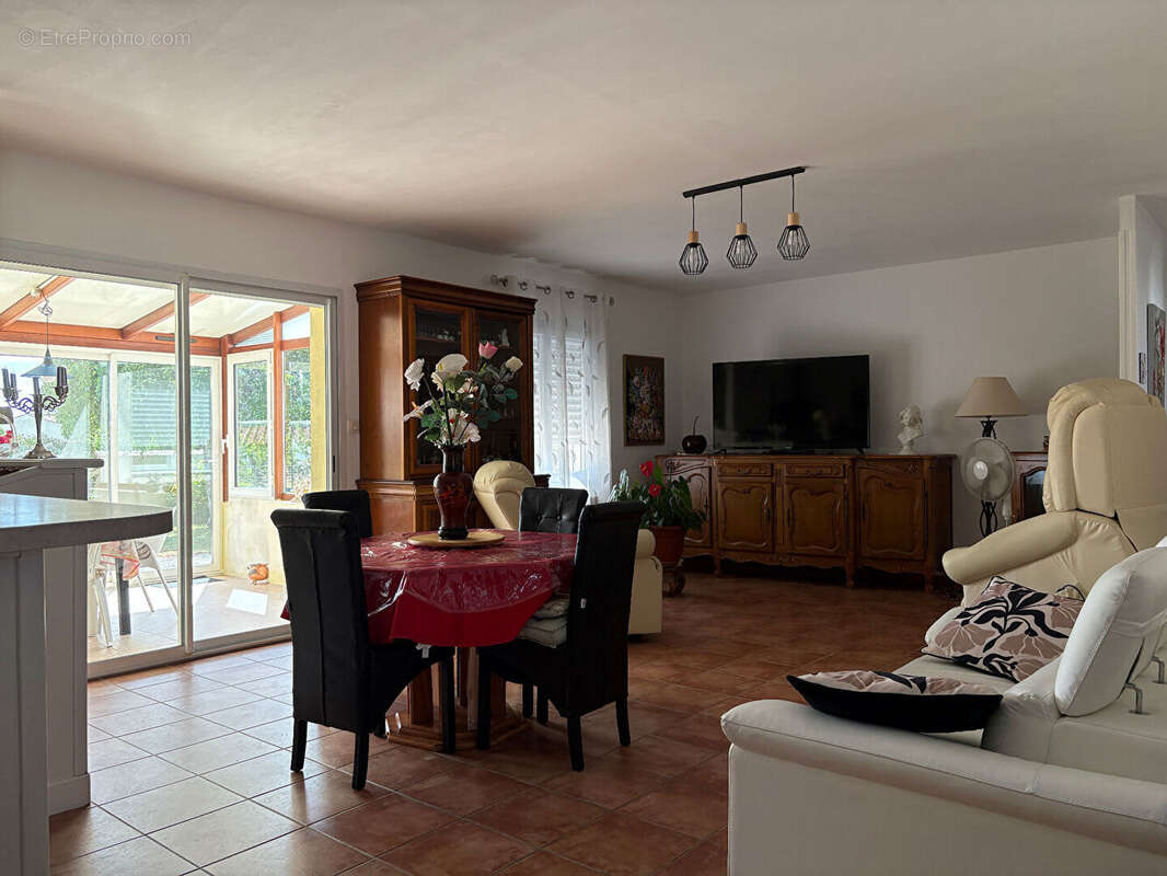 Maison à SURGERES