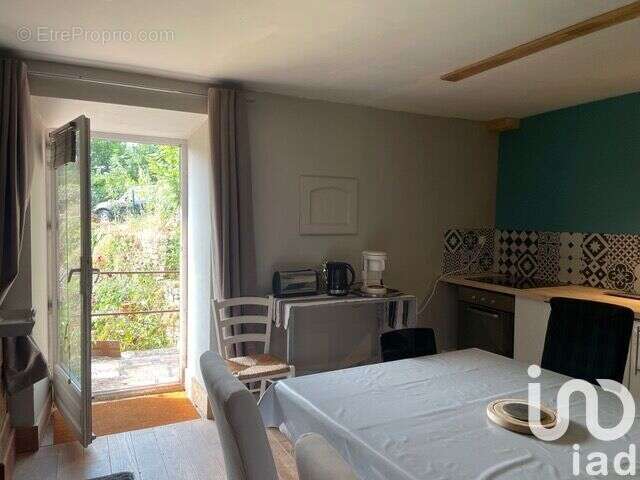 Photo 8 - Maison à LAVAL-ROQUECEZIERE