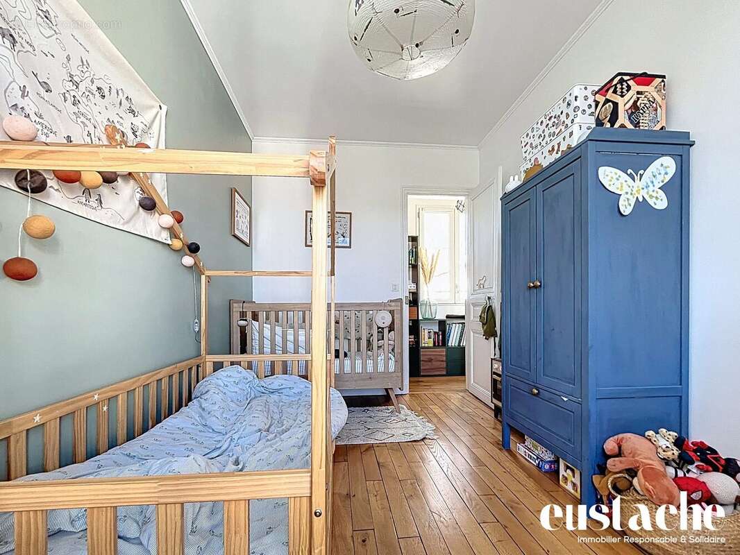 Appartement à PARIS-19E