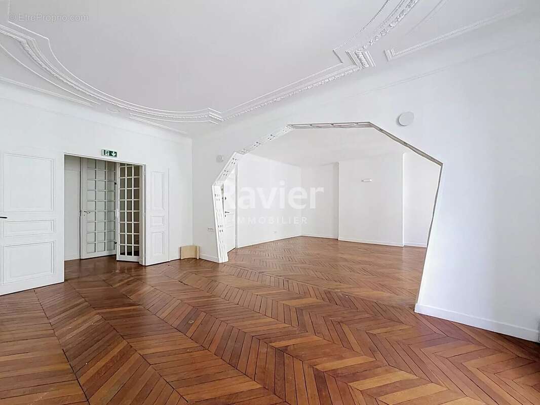Appartement à PARIS-1E
