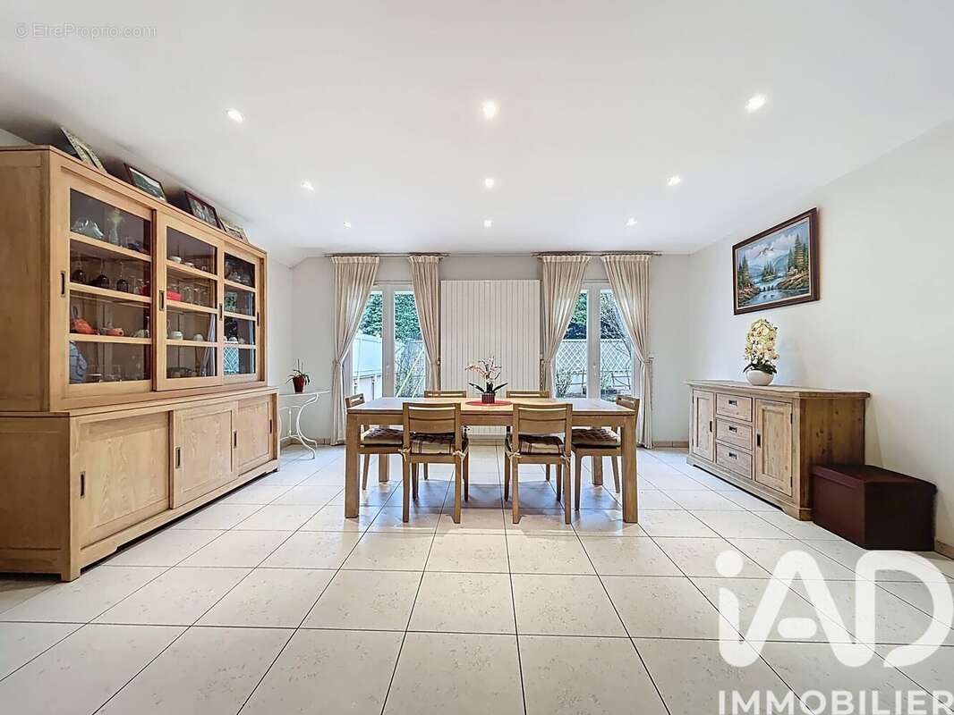 Photo 2 - Maison à CHENNEVIERES-SUR-MARNE