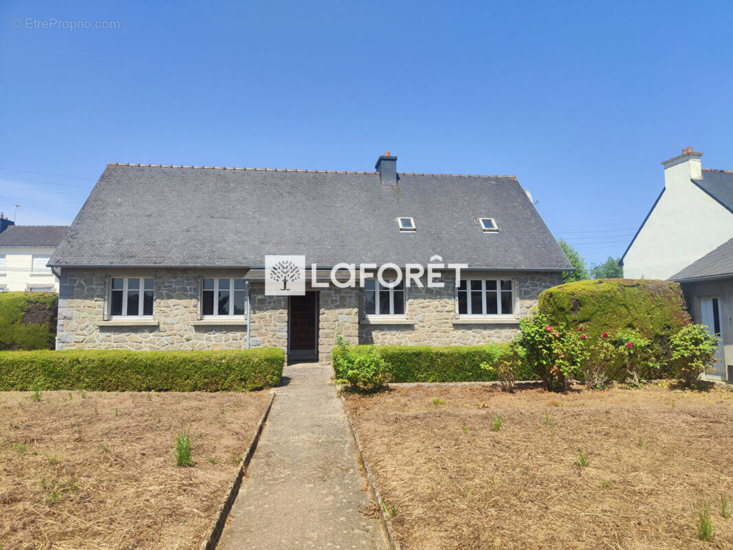 Maison à PLOUISY