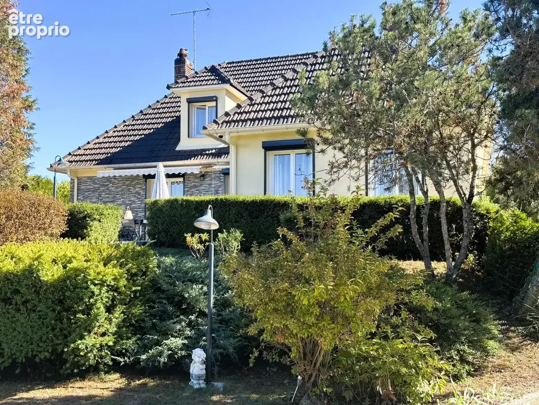 Maison 8 pièces 198 m² à vendre à Chuelles (45220) - photo 2