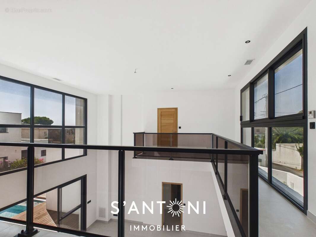 Villa de prestige - Frais de notaire réduits - Secteur privilégié - photo 25