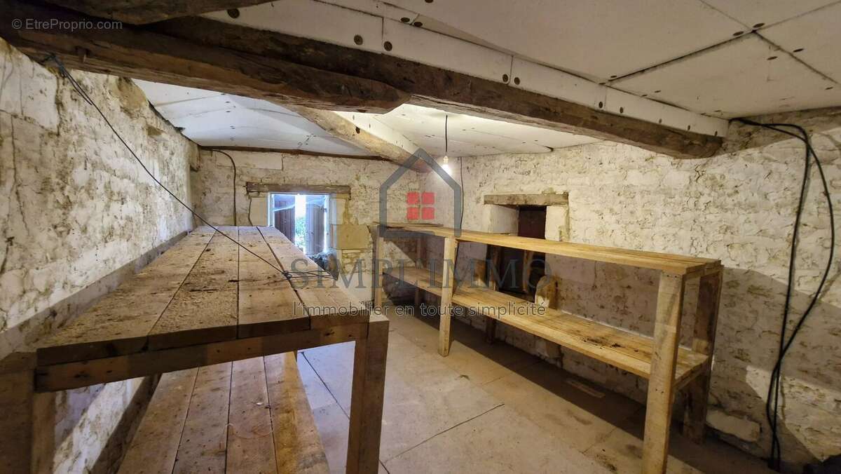 Maison à CHAMPAGNE