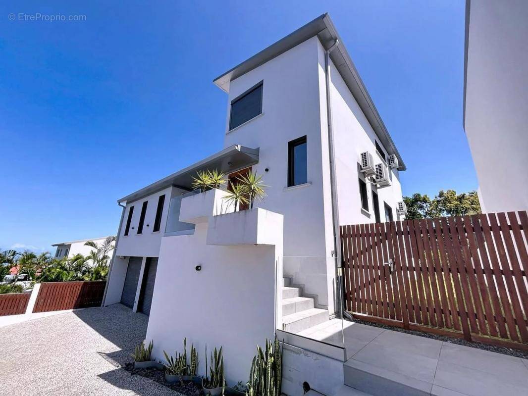 Maison à SAINT-PIERRE