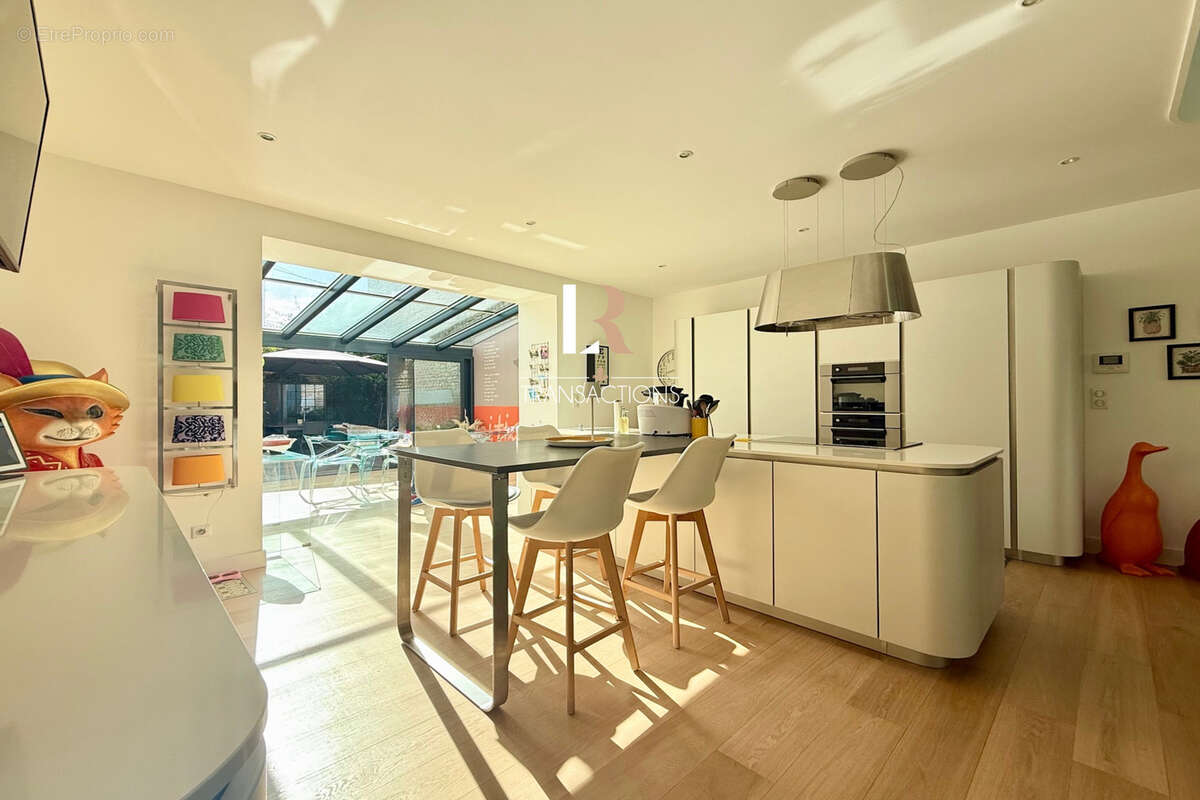 Marché central - Maison unique au design ultra contemporain avec extérieur - photo 7