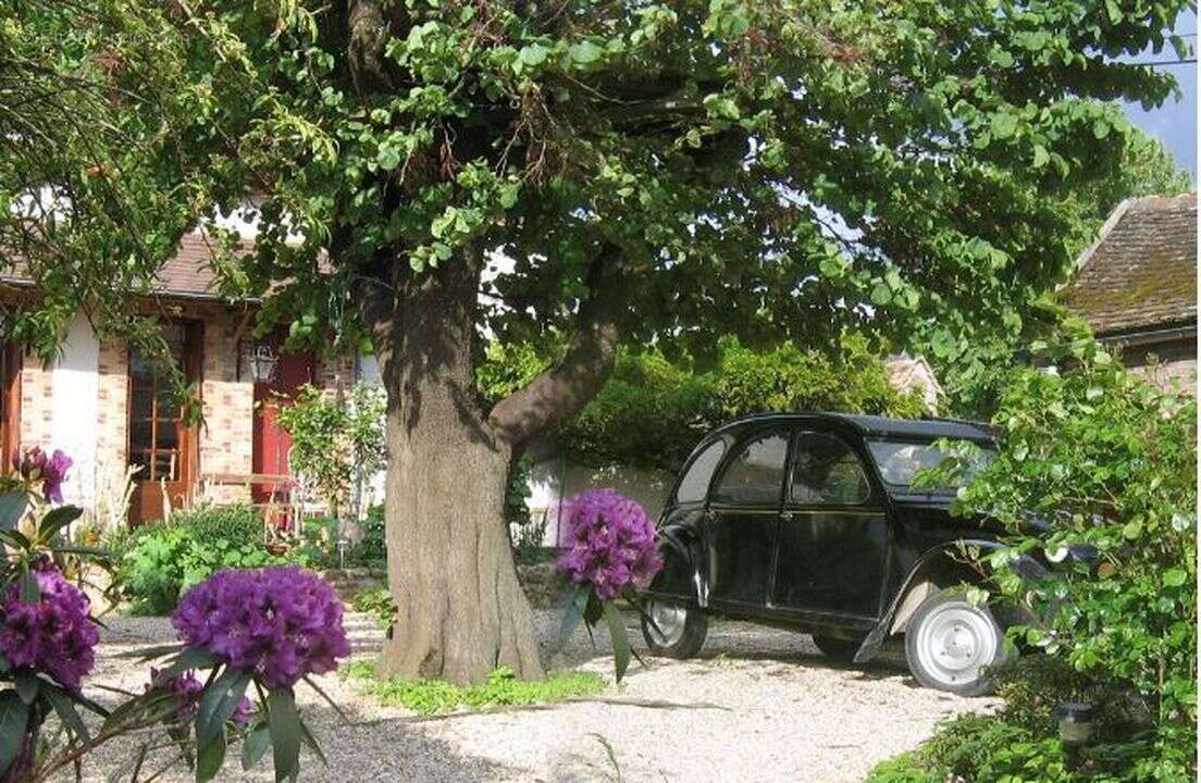 Deux maisons pour la même propriété, ancien prieuré, entre - photo 2
