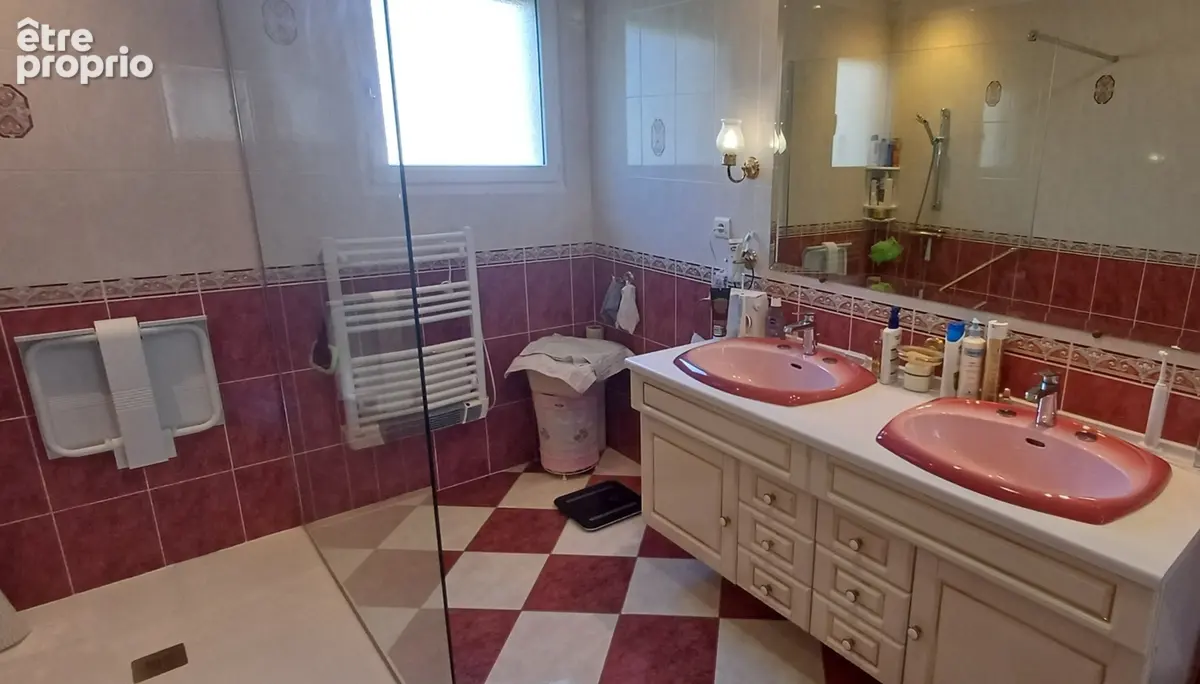 Grande maison à vendre 5 pièces FOUQUEBRUNE (16) + dépendances sur terrain d'env 6800 m2 - photo 26