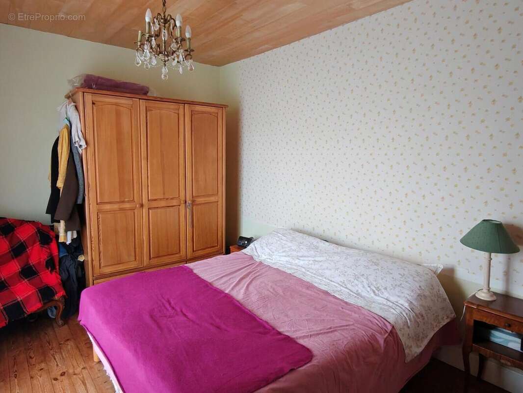 CH2 - Maison à LA COQUILLE