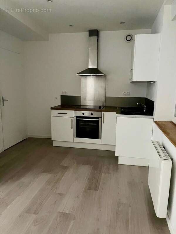A vendre à Bauvin, entre Lille et Lens : Rare Maison de rapport en 3 appartements - photo 2