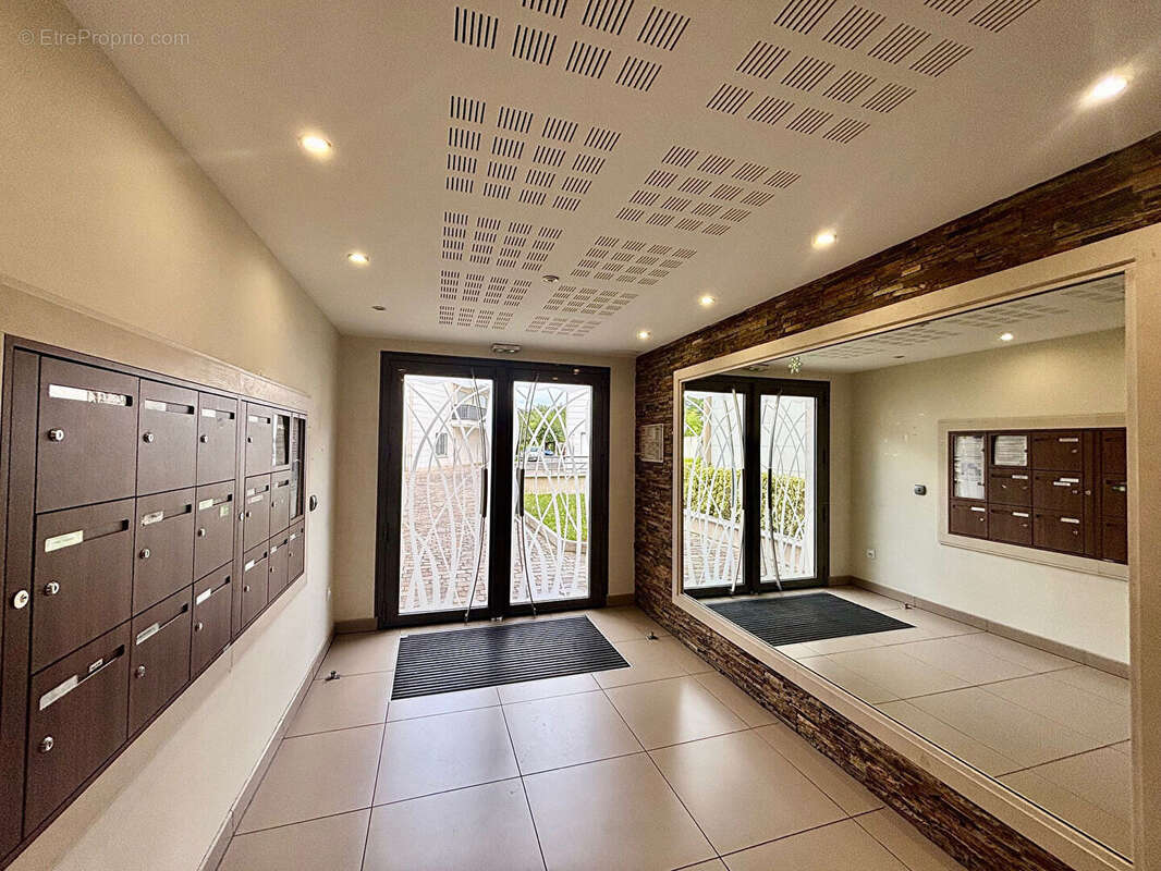 Appartement à SAINTE-GENEVIEVE-DES-BOIS