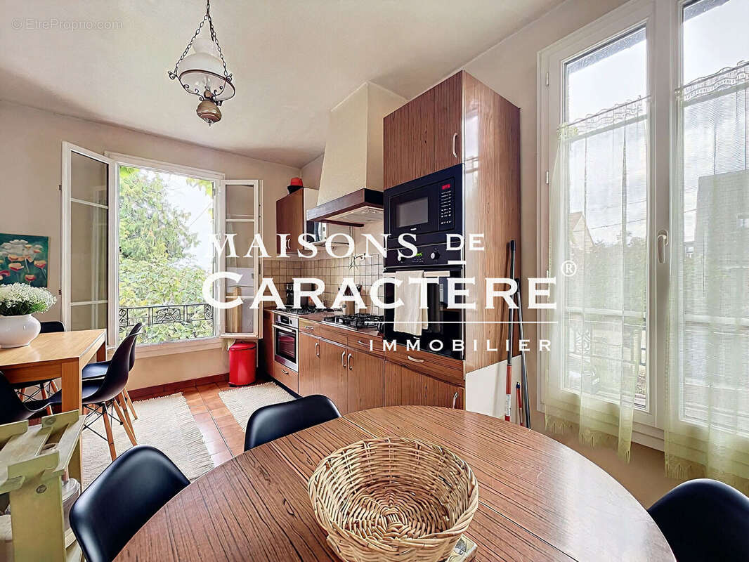 Maison à VERNEUIL-SUR-SEINE