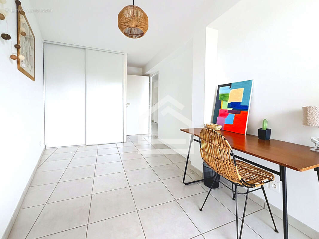 Appartement contemporain 4 pièces avec balcon au sein d'une résidence récente - photo 16