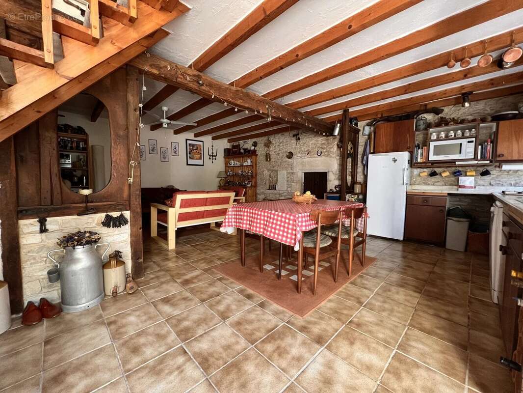 Maison à TAIZE-AIZIE