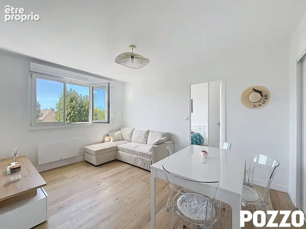 Appartement à DONVILLE-LES-BAINS