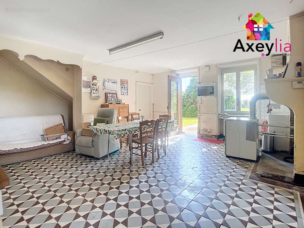 Maison à SAINT-ROMAIN-LA-MOTTE