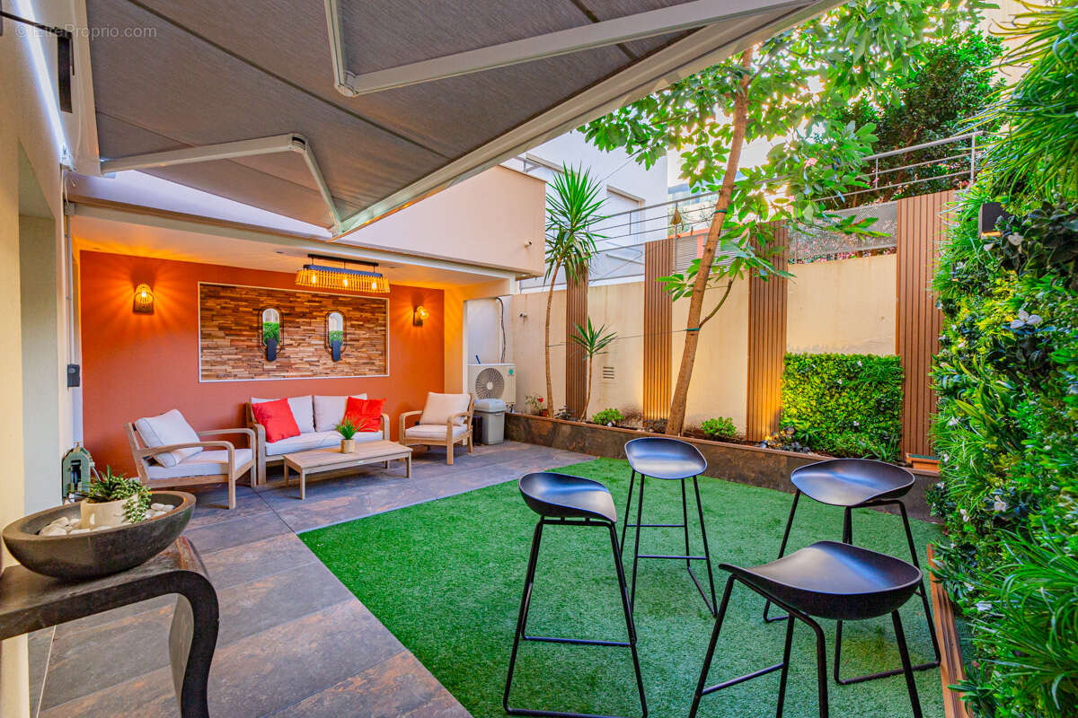 Appartement à MANDELIEU-LA-NAPOULE