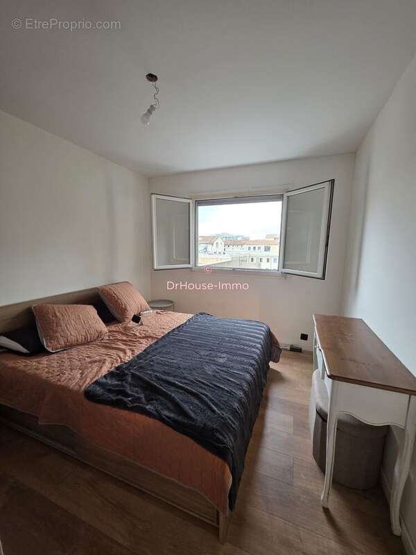 Appartement à MARSEILLE-2E