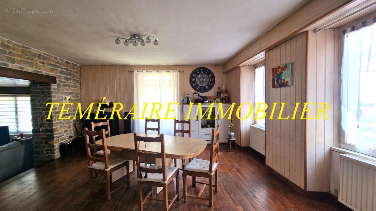 Maison à BOURG-DE-SIROD