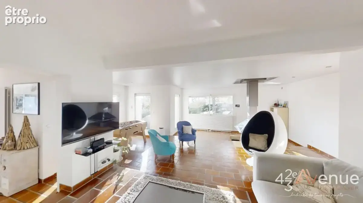 Maison 7 pièces 260 m² à vendre à Aveizieux (42330) - photo 3