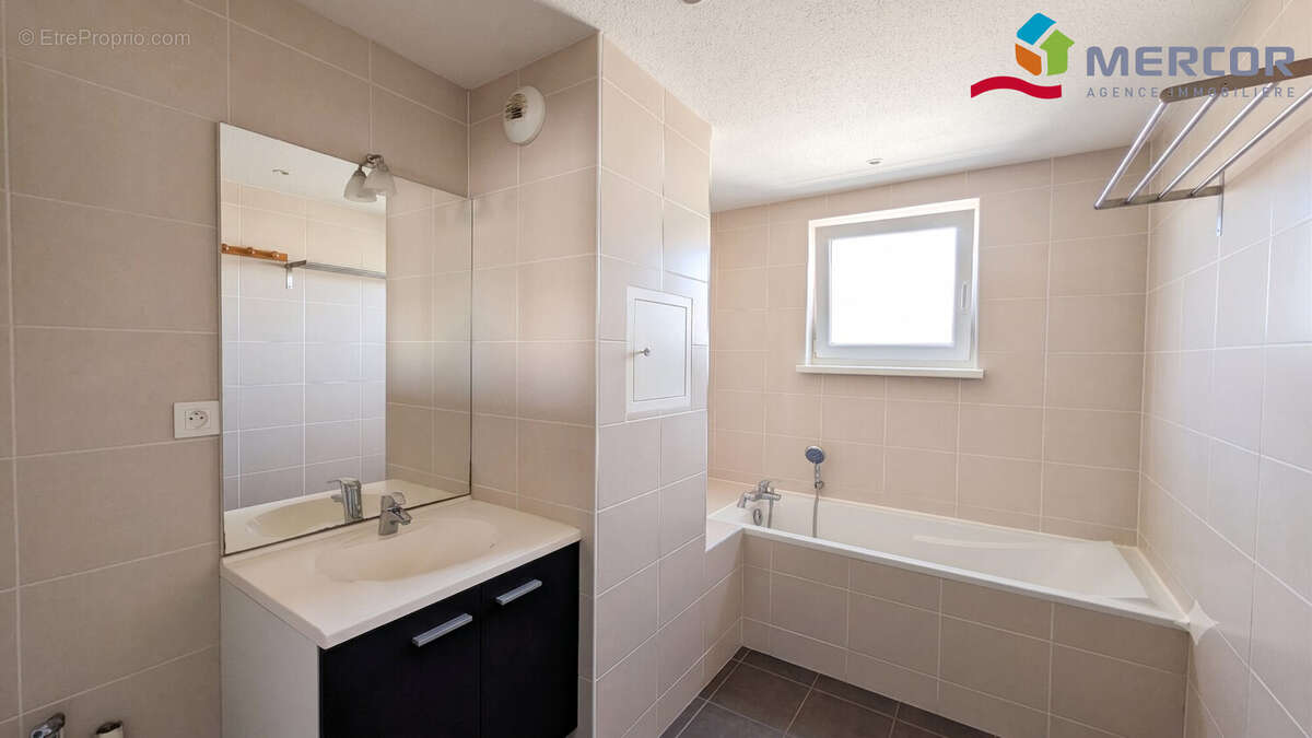 Salle de bains - Appartement à HOLTZHEIM