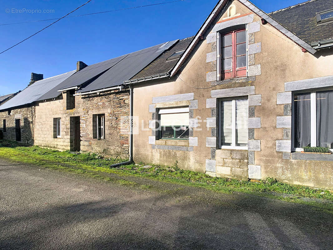 Maison à CARENTOIR