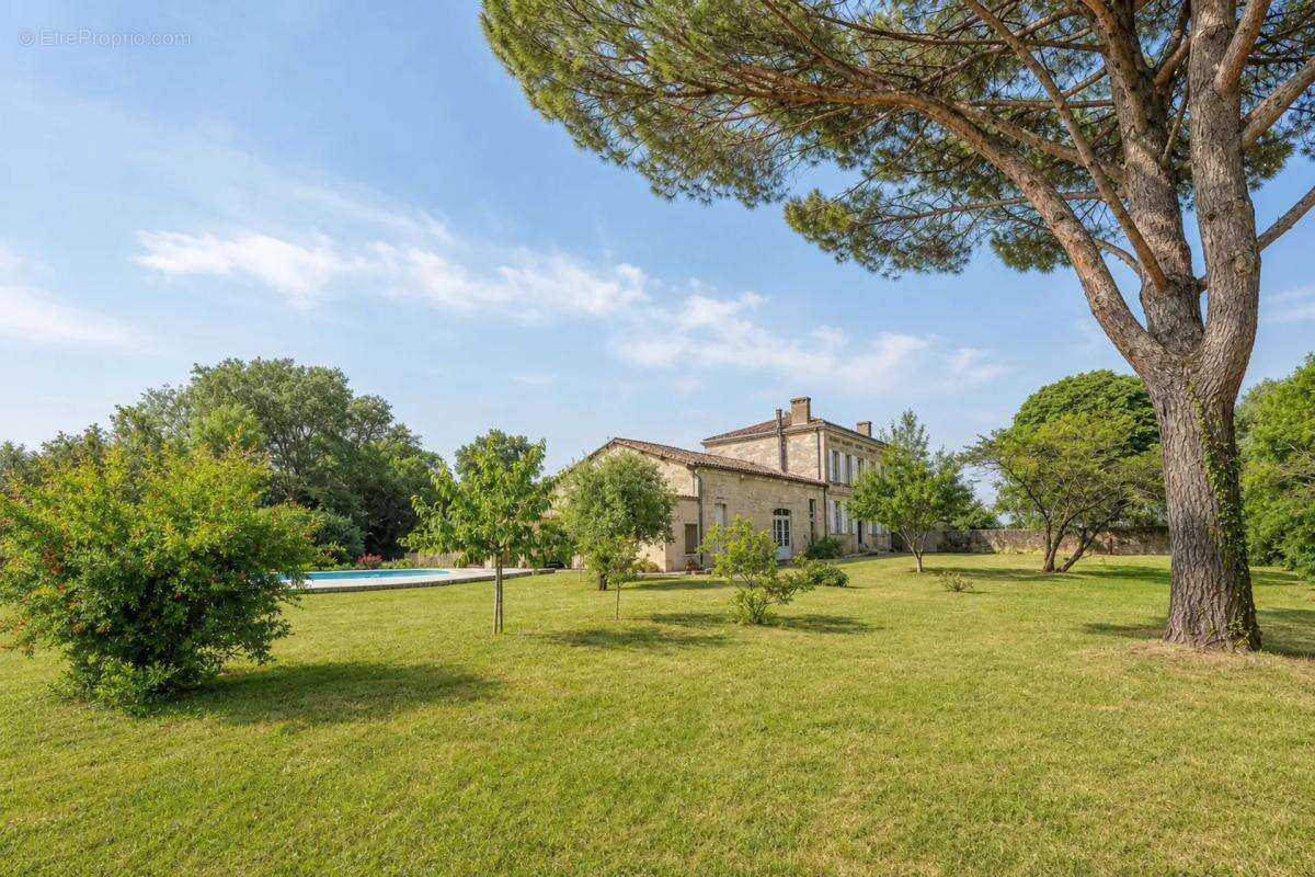 Maison à AMBES