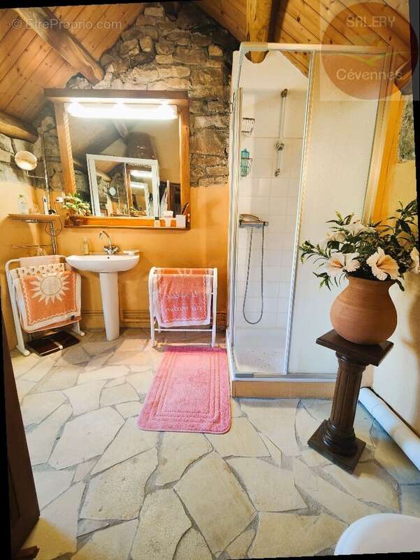 Charmante maison en pierre, terrasses ensoleillées et douceur de vivre - photo 6