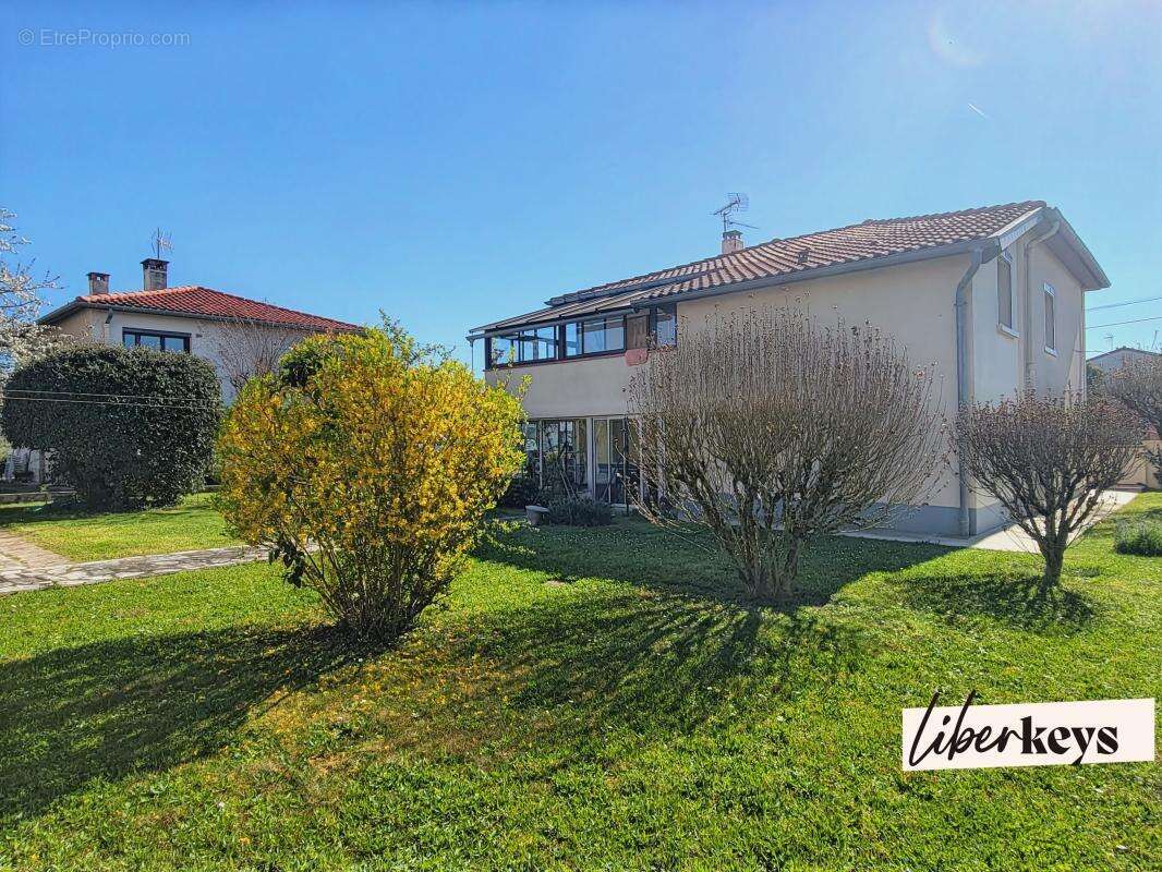 Maison à BRUGUIERES