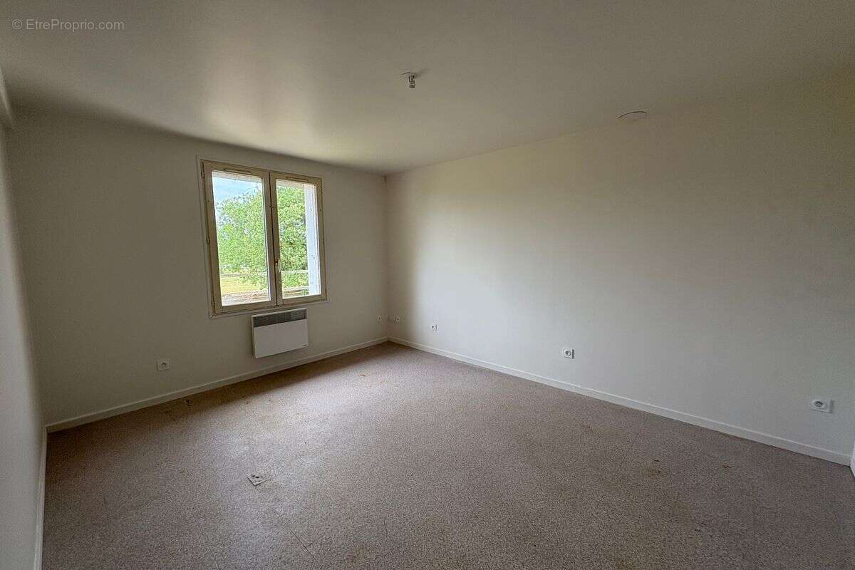 Maison à BRAYE-SOUS-FAYE