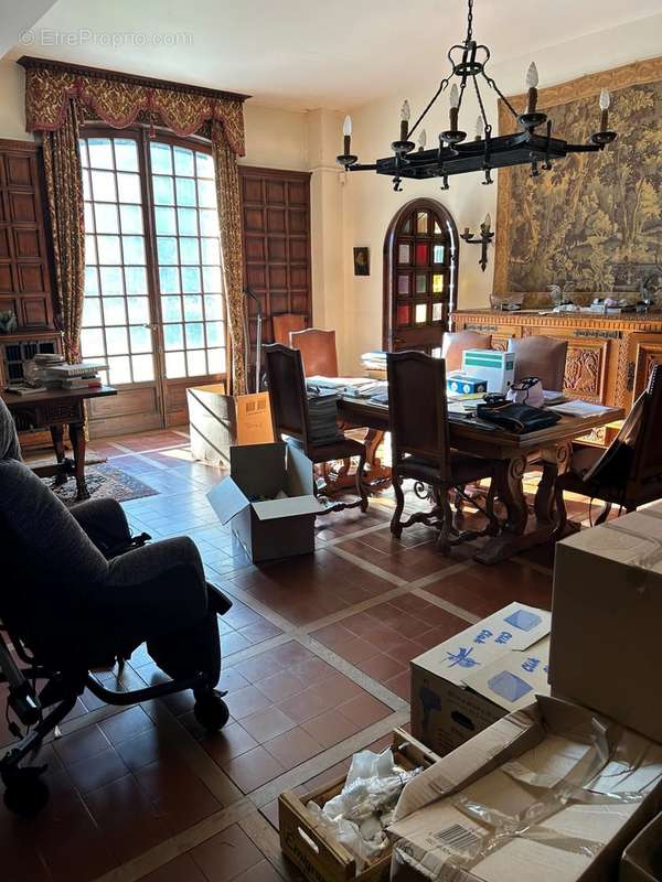 Terrain à CHENNEVIERES-SUR-MARNE