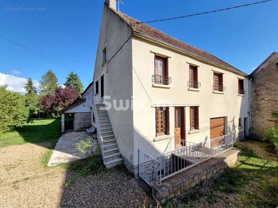 Maison à DORNECY