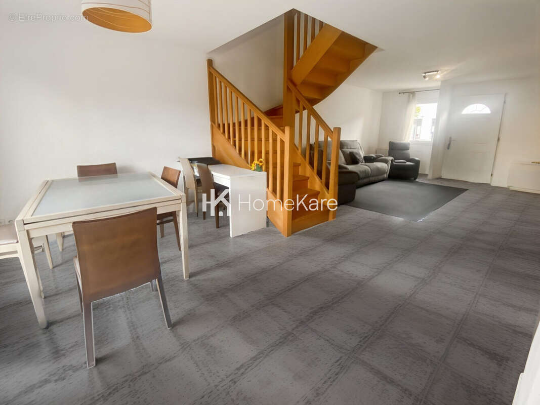 Maison à CASTELGINEST