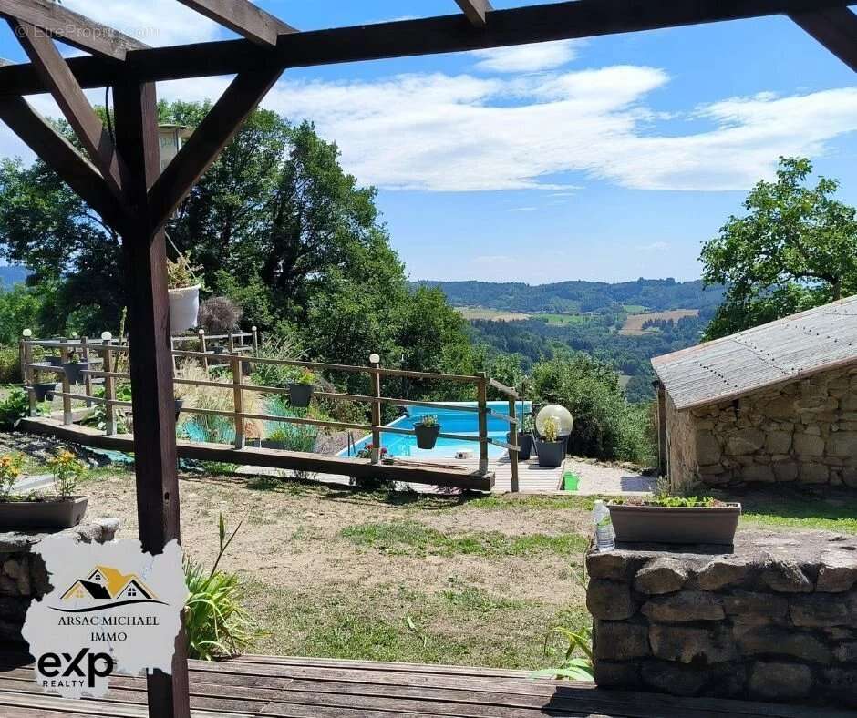 Maison à VERNET-LA-VARENNE