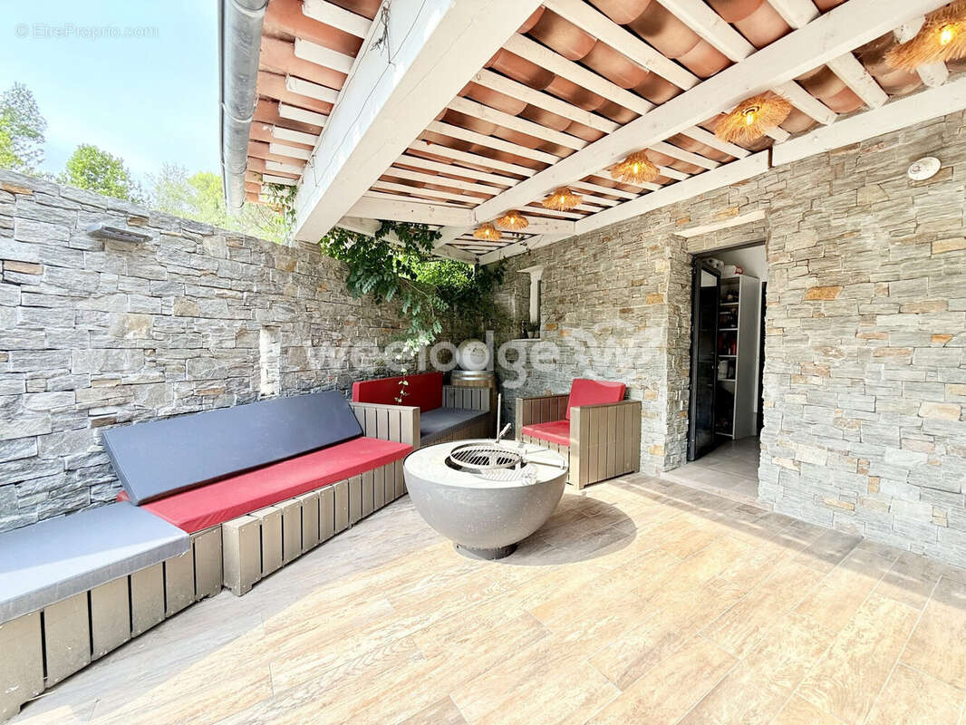 Maison 169 m² à Tourrettes  - photo 9