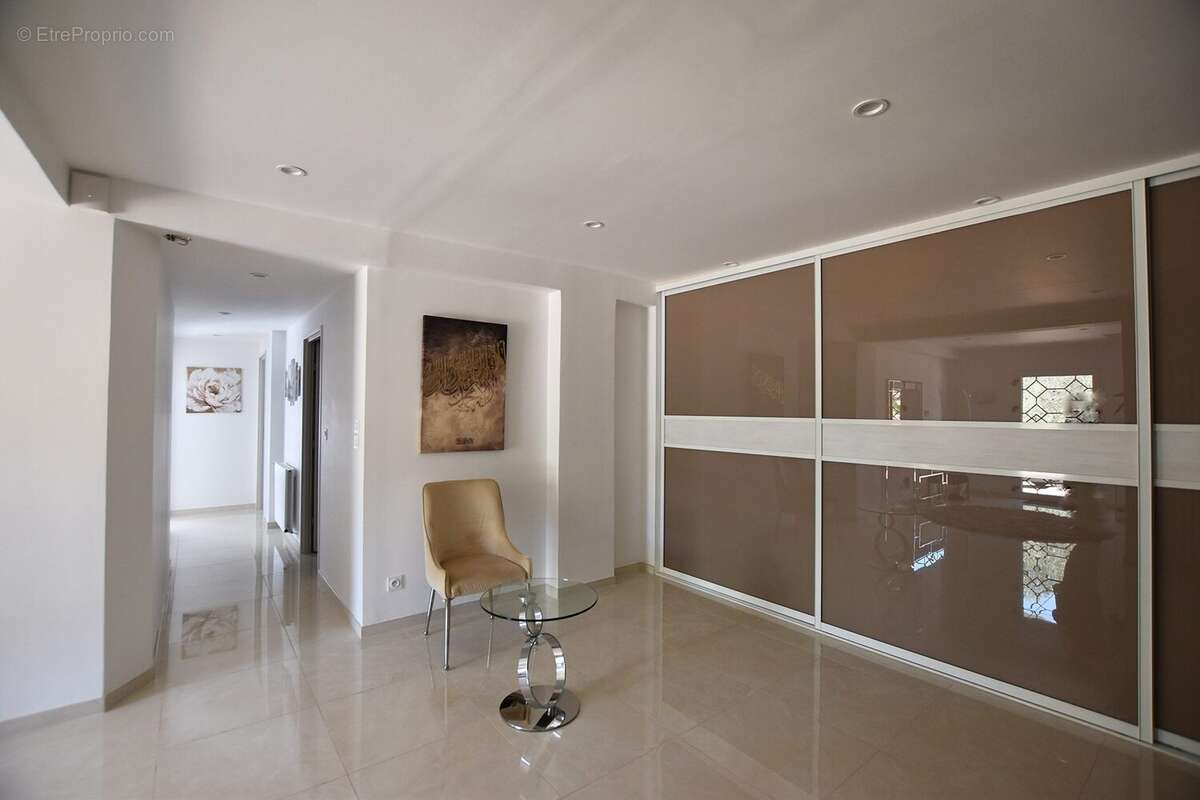 Entrée - Maison à NIMES