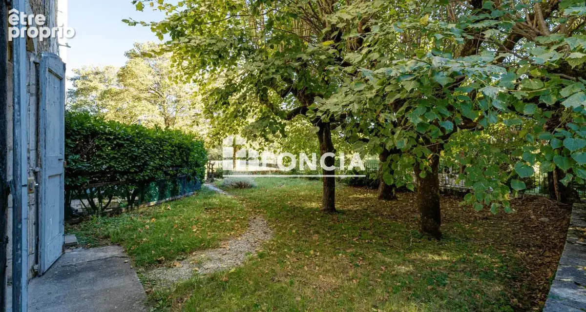 VARCES-ALLIÈRES-ET-RISSET  – T3 65 m² (RDJ de 144 m²) + Cave et Place de parking privative - photo 4