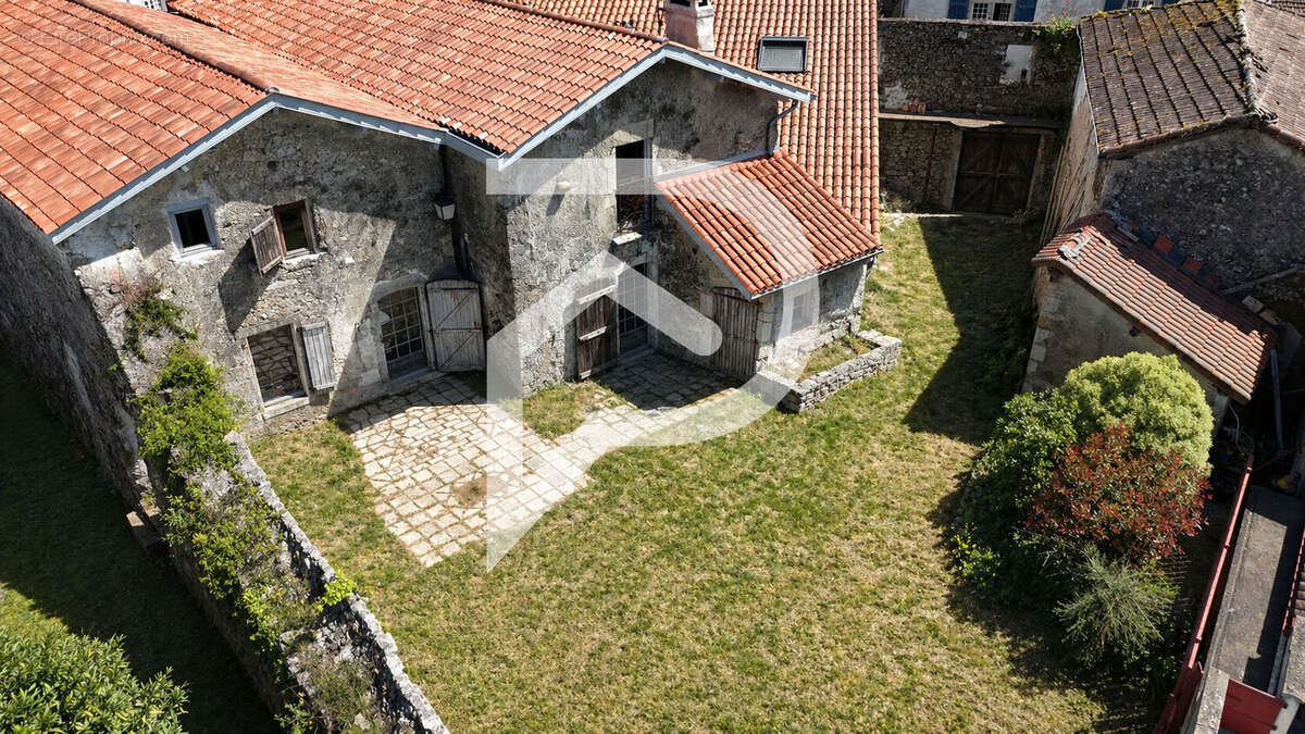 Maison à SORDE-L'ABBAYE