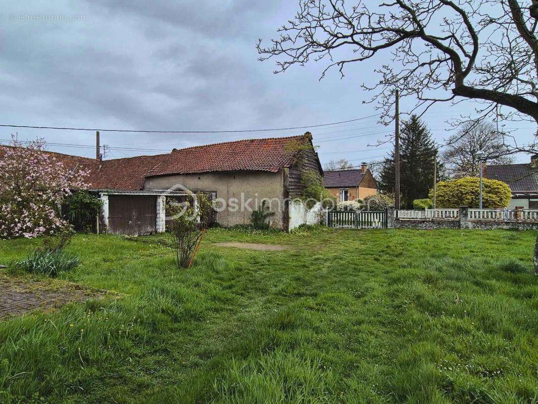 Maison de plain – pied à fort potentiel – Terrain 5000 m² – Dépendance – Grange – Garages – Cave – Piscine – Environnement calme - photo 17