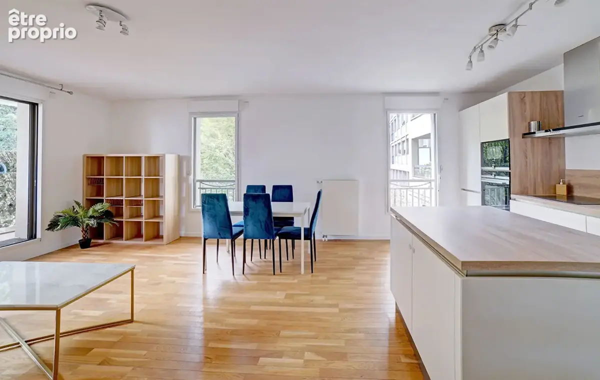 Immeuble récent  dans résidence de standing. - photo 2